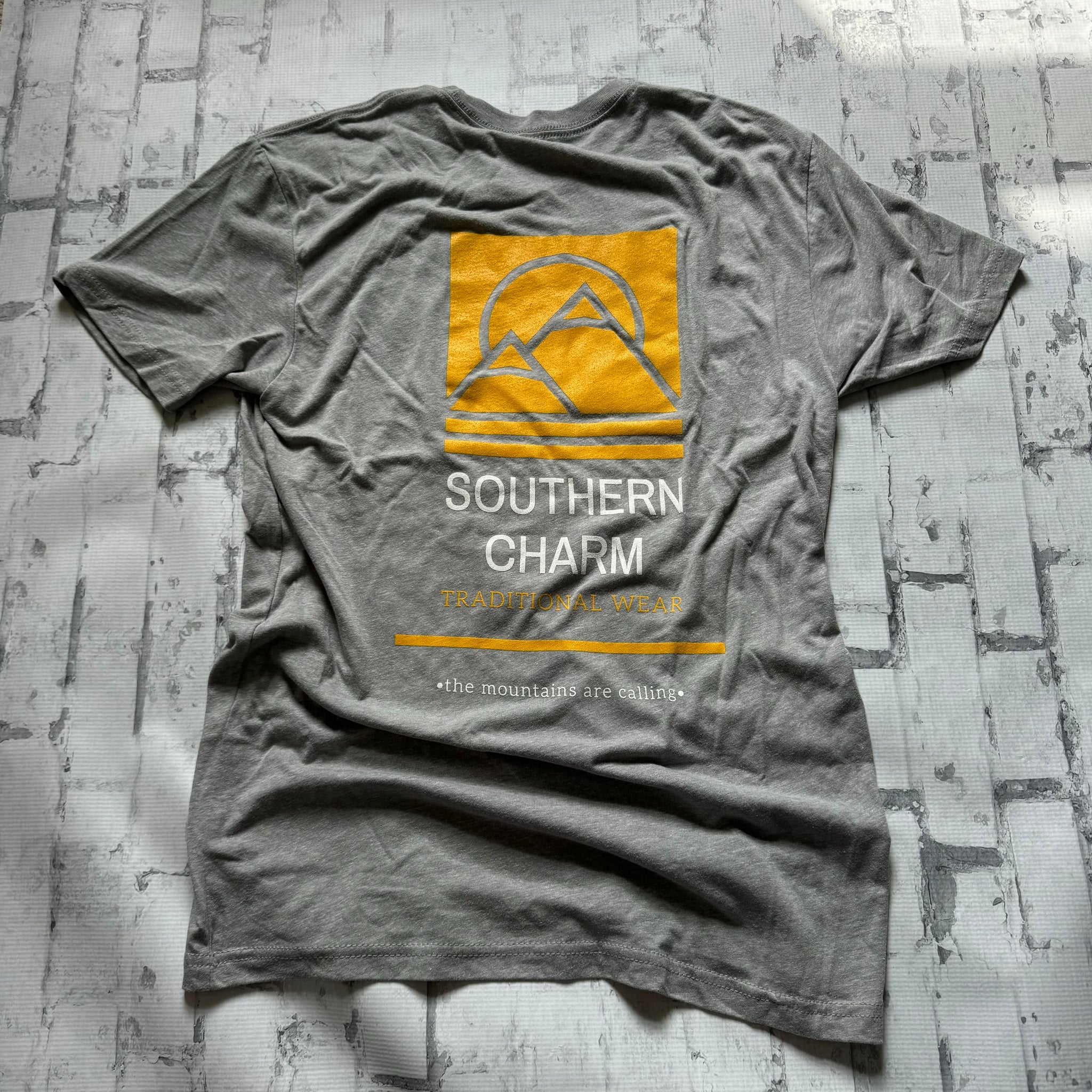 Southern Charm “Two Peaks" Short Sleeve T-shirt - Grey